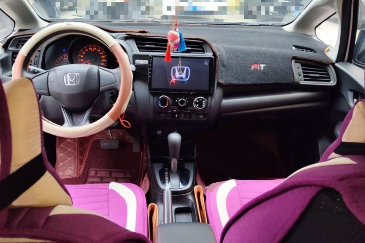 Used Honda Fit 2018 1.5L CVT Comfort Sunroof Version Interior 2