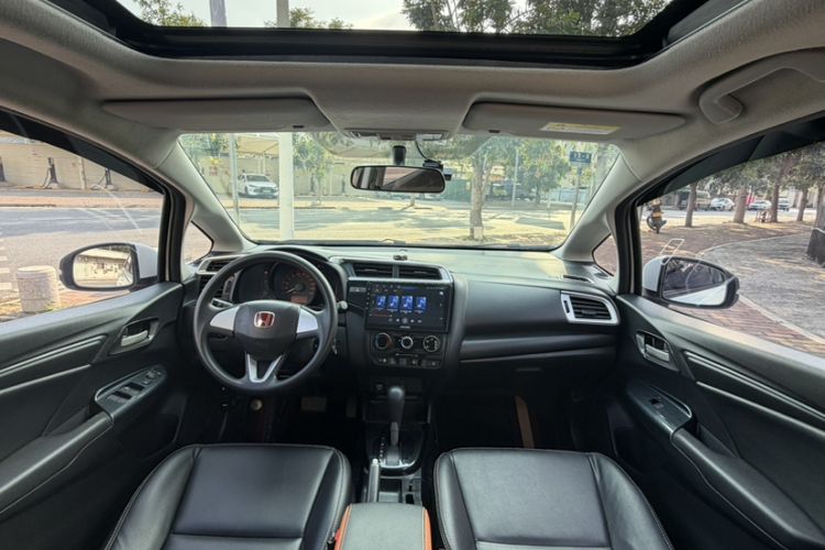 Used Honda Fit 2018 1.5L CVT Comfort Sunroof Version Interior 2