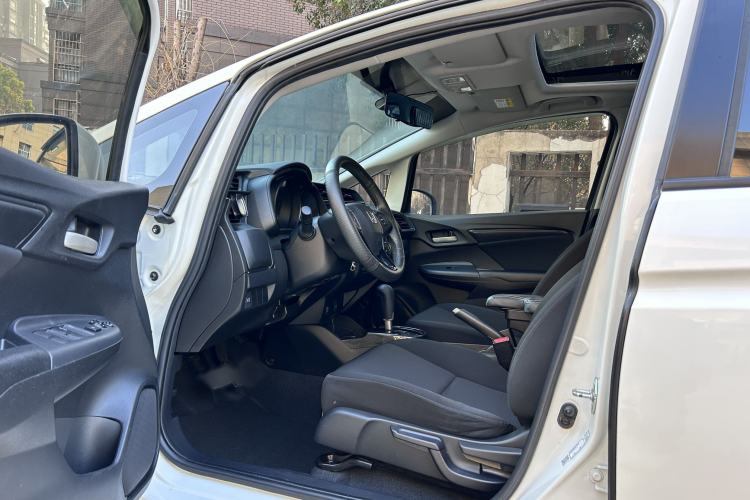 Used Honda Fit 2018 1.5L CVT Comfort Sunroof Version Interior 2