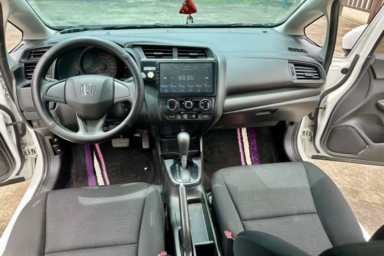 Used Honda Fit 2018 1.5L CVT Comfort Version Interior 2