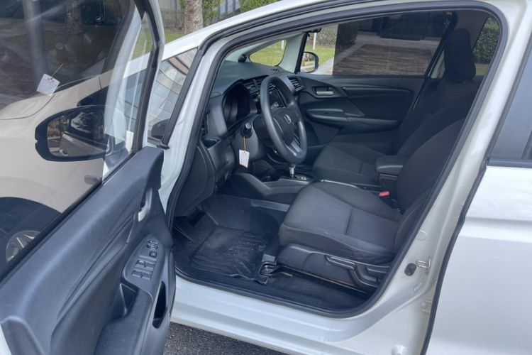 Used Honda Fit 2018 1.5L CVT Comfort Sunroof Version Interior 2