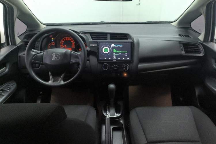 Used Honda Fit 2018 1.5L CVT Comfort Sunroof Version Interior 3