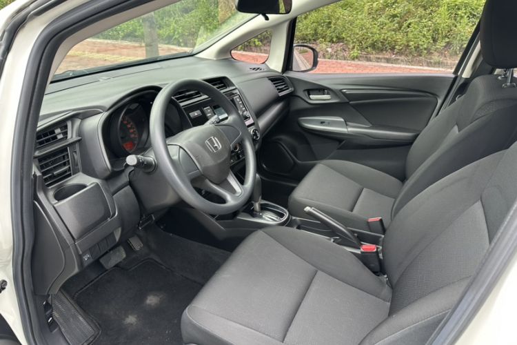 Used Honda Fit 2018 1.5L CVT Comfort Version Interior 3