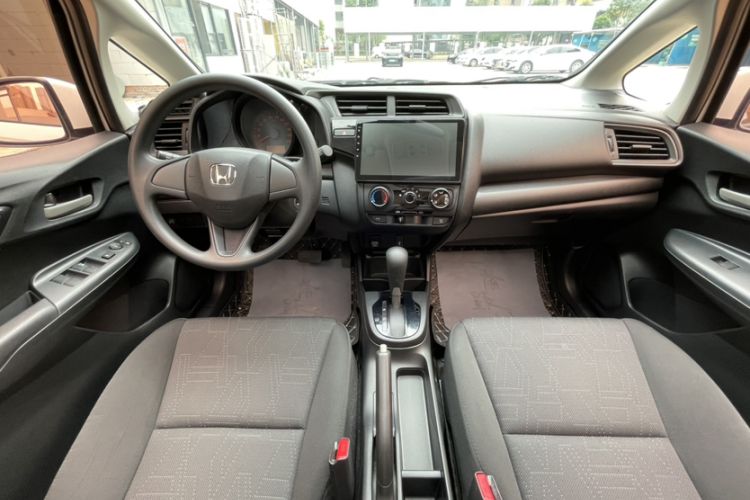 Used Honda Fit 2018 1.5L CVT Comfort Sunroof Version Interior 3