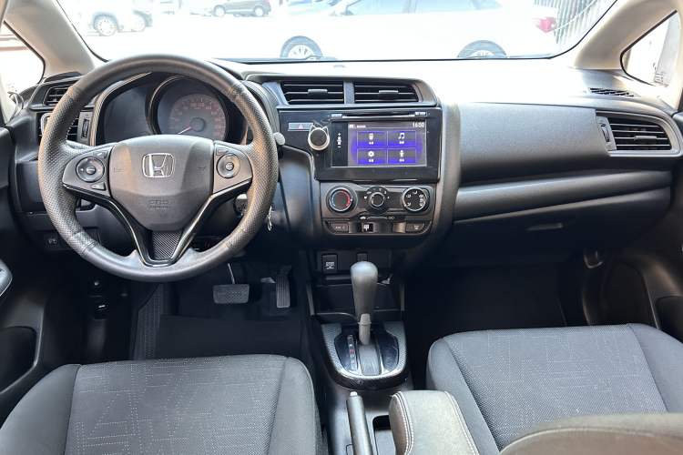 Used Honda Fit 2018 1.5L CVT Comfort Sunroof Version Interior 3