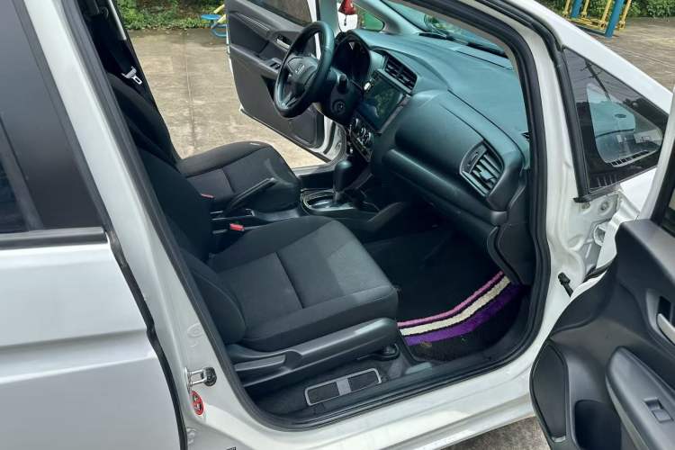 Used Honda Fit 2018 1.5L CVT Comfort Version Interior 3
