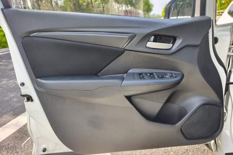 Used Honda Fit 2018 1.5L CVT Comfort Sunroof Version Interior 3