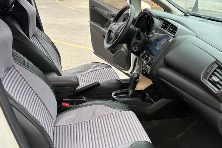 Used Honda Fit 2018 1.5L CVT Comfort Version Interior 3