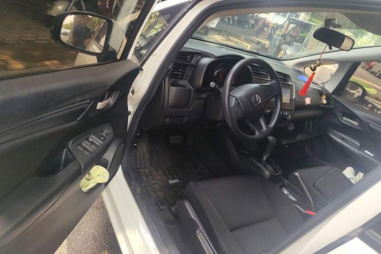 Used Honda Fit 2018 1.5L CVT Comfort Version Interior 3