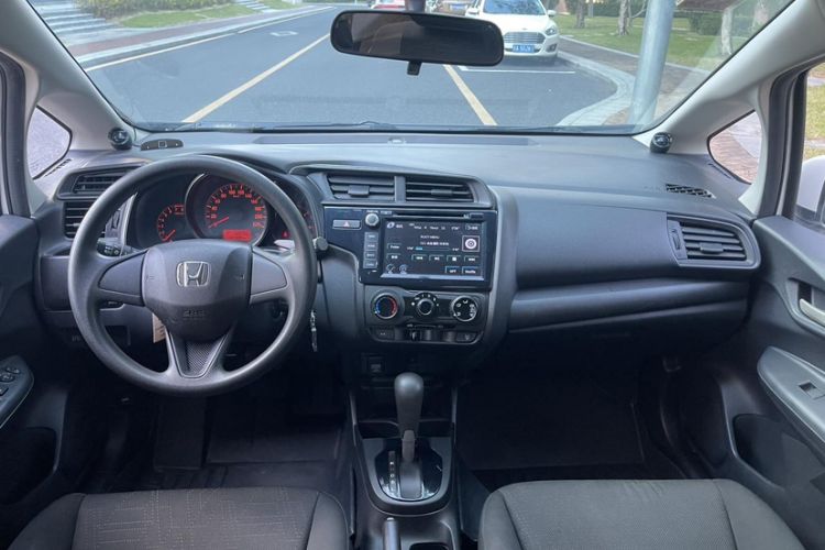 Used Honda Fit 2018 1.5L CVT Comfort Sunroof Version Interior 3