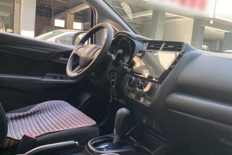 Used Honda Fit 2018 1.5L CVT Comfort Sunroof Version Interior 4