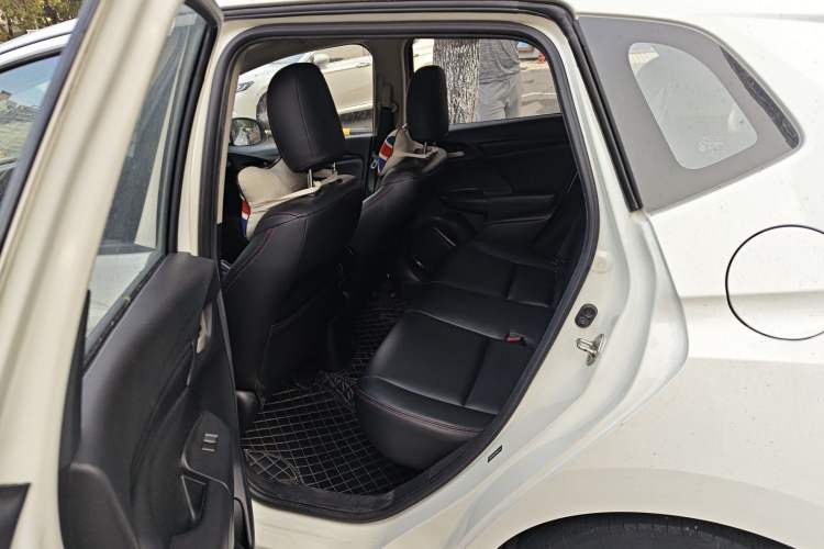 Used Honda Fit 2018 1.5L CVT Comfort Version Interior 4