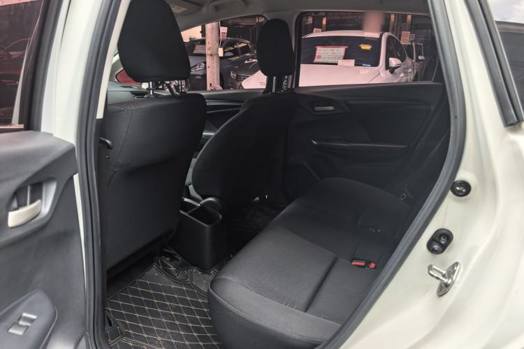 Used Honda Fit 2018 1.5L CVT Comfort Version Interior 4