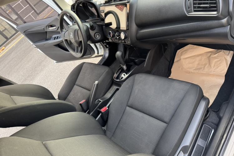 Used Honda Fit 2018 1.5L CVT Comfort Version Interior 4