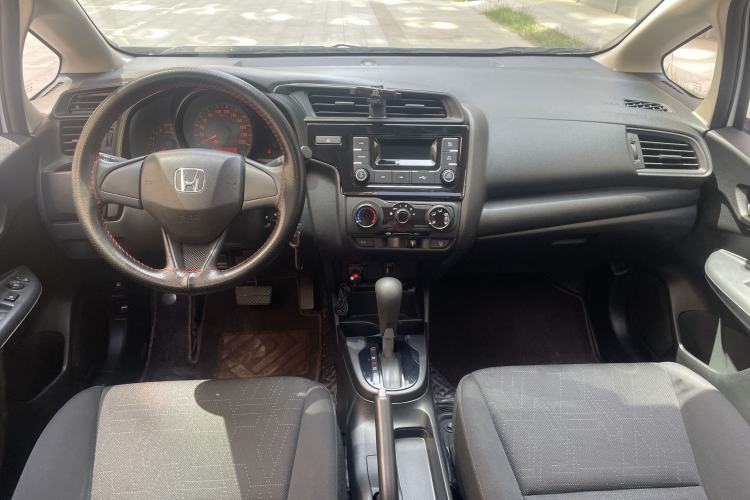 Used Honda Fit 2018 1.5L CVT Comfort Sunroof Version Interior 4