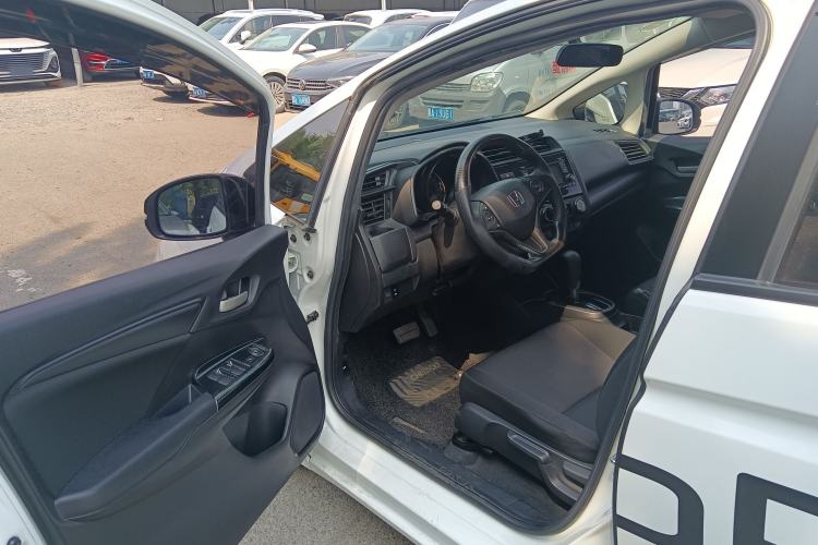 Used Honda Fit 2018 1.5L CVT Comfort Version Interior 4