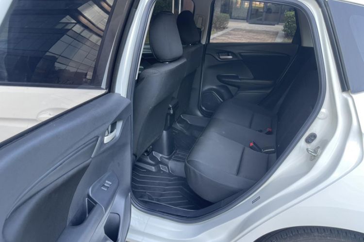Used Honda Fit 2018 1.5L CVT Comfort Sunroof Version Interior 4
