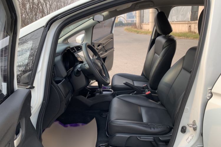 Used Honda Fit 2018 1.5L CVT Comfort Version Interior 5