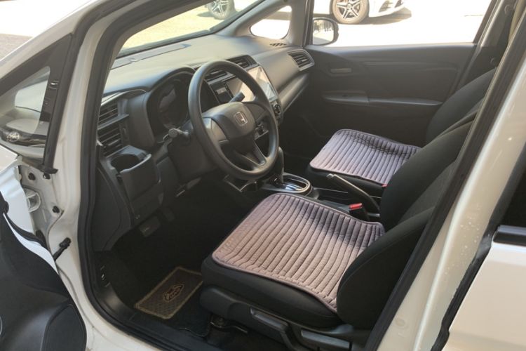Used Honda Fit 2018 1.5L CVT Comfort Sunroof Version Interior 5