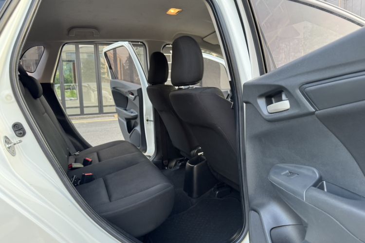 Used Honda Fit 2018 1.5L CVT Comfort Version Interior 5