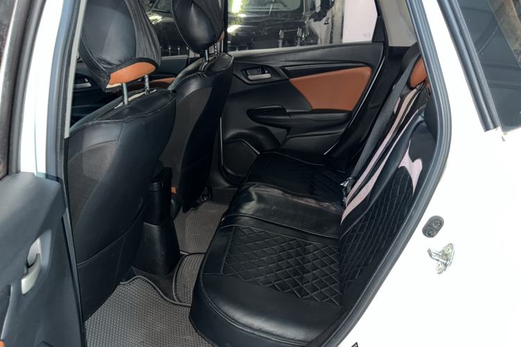 Used Honda Fit 2018 1.5L CVT Comfort Sunroof Version Interior 5