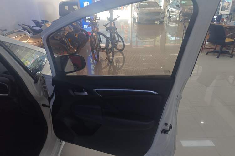 Used Honda Fit 2018 1.5L CVT Trendy Sports Edition Interior 5