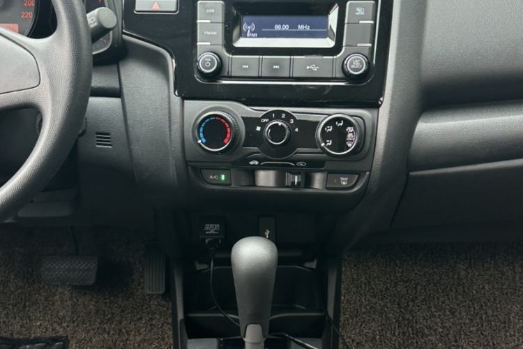 Used Honda Fit 2018 1.5L CVT Comfort Sunroof Version Interior 5