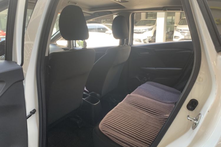 Used Honda Fit 2018 1.5L CVT Comfort Sunroof Version Interior 6