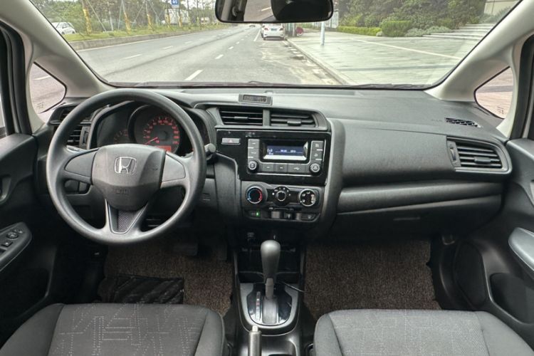 Used Honda Fit 2018 1.5L CVT Comfort Sunroof Version Interior 6