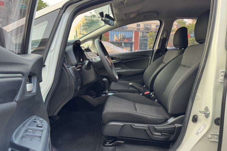 Used Honda Fit 2018 1.5L CVT Comfort Version Interior 8