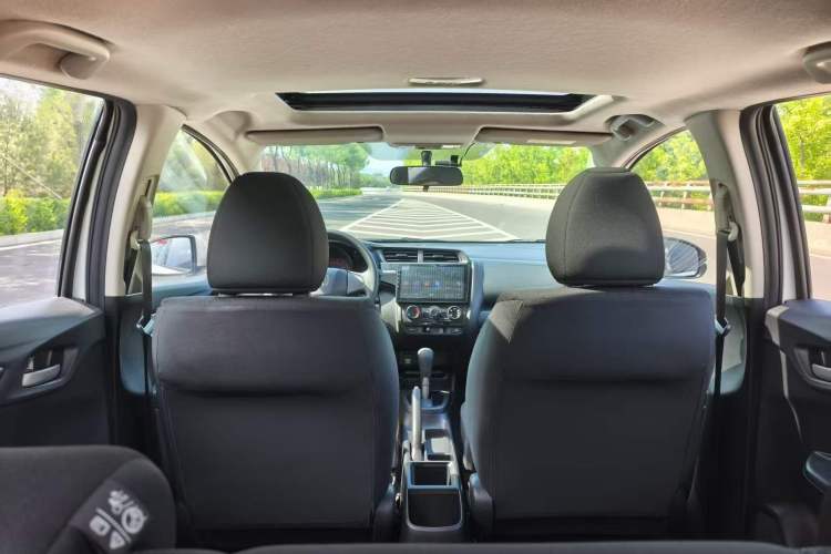 Used Honda Fit 2018 1.5L CVT Comfort Sunroof Version Interior 8