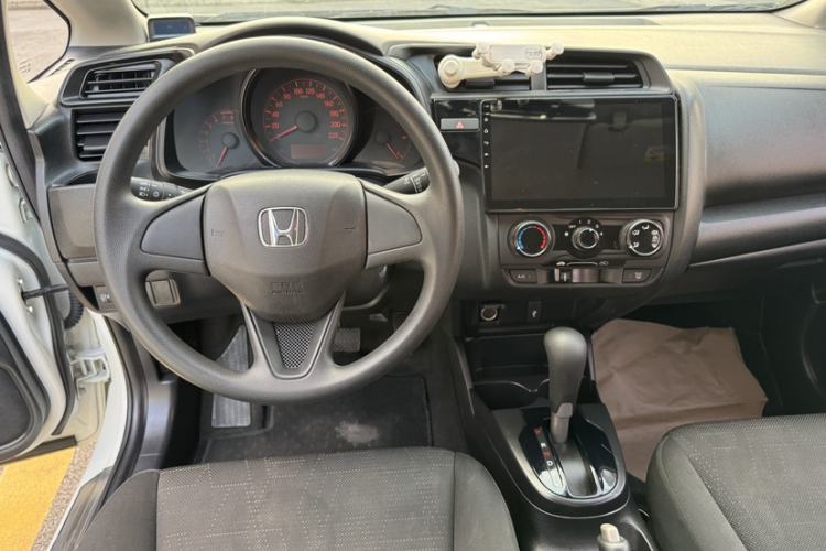 Used Honda Fit 2018 1.5L CVT Comfort Version Interior 9