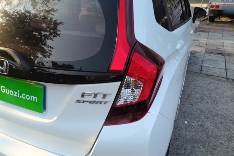 Used Honda Fit 2018 1.5L CVT Trendy Sports Edition Interior 9