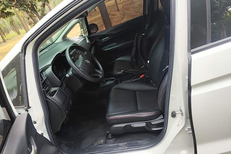 Used Honda Fit 2018 1.5L CVT Comfort Sunroof Version Left Front Seat