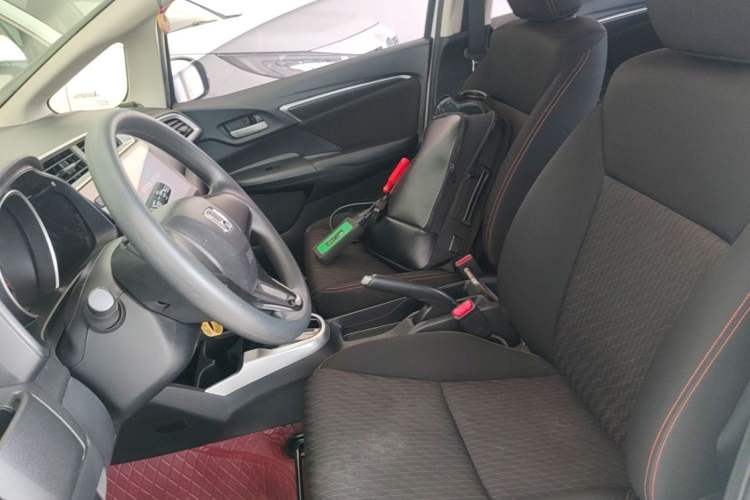 Used Honda Fit 2018 1.5L CVT Trendy Sports Edition Left Front Seat
