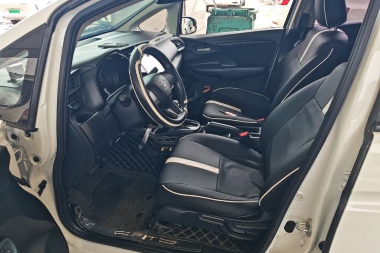 Used Honda Fit 2018 1.5L CVT Comfort Sunroof Version Left Front Seat