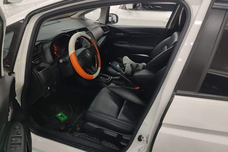 Used Honda Fit 2018 1.5L CVT Comfort Sunroof Version Left Front Seat