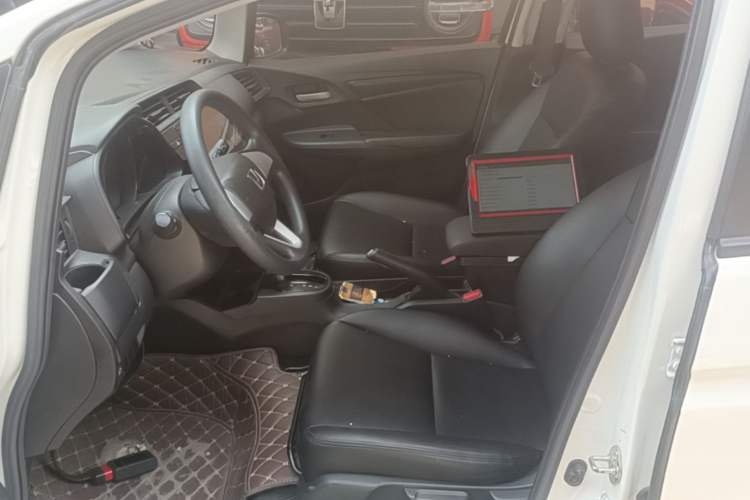 Used Honda Fit 2018 1.5L CVT Comfort Sunroof Version Left Front Seat