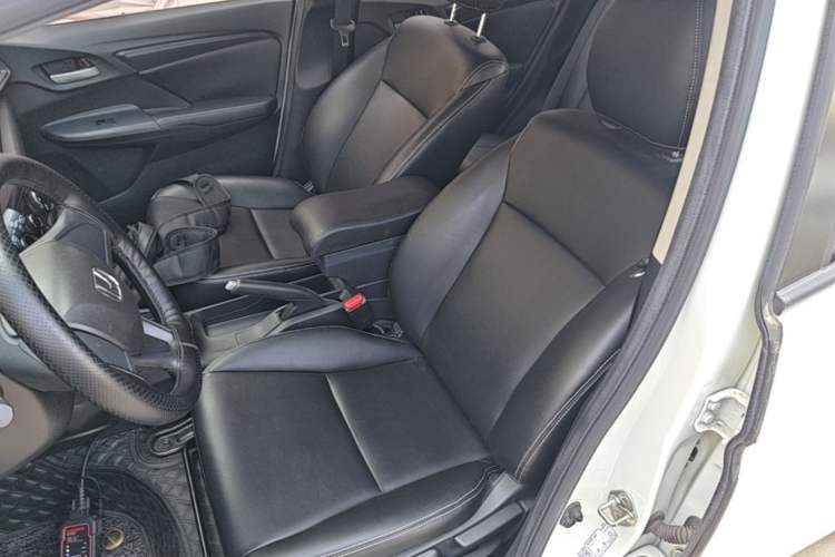 Used Honda Fit 2018 1.5L CVT Comfort Sunroof Version Left Front Seat