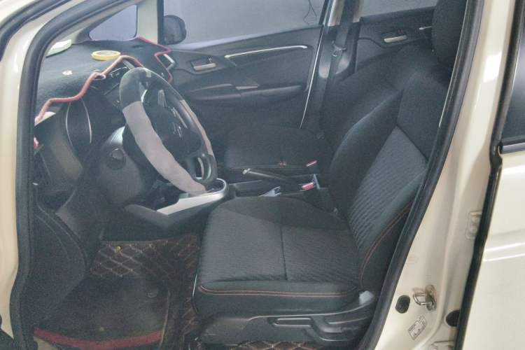 Used Honda Fit 2018 1.5L CVT Trendy Sports Edition Left Front Seat