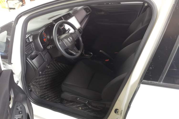 Used Honda Fit 2018 1.5L CVT Comfort Sunroof Version Left Front Seat
