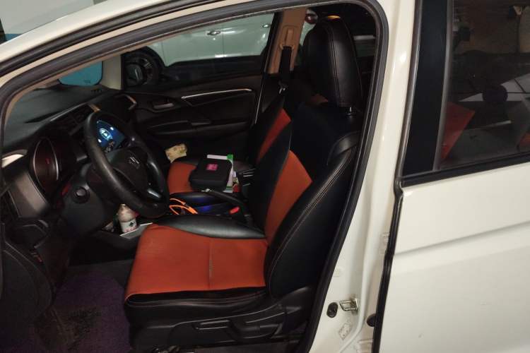 Used Honda Fit 2018 1.5L CVT Trendy Sports Edition Left Front Seat