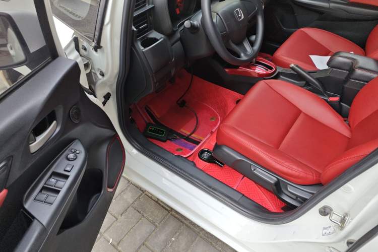 Used Honda Fit 2018 1.5L CVT Comfort Sunroof Version Left Front Seat