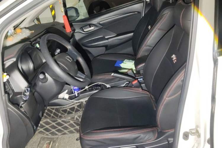 Used Honda Fit 2018 1.5L CVT Comfort Sunroof Version Left Front Seat