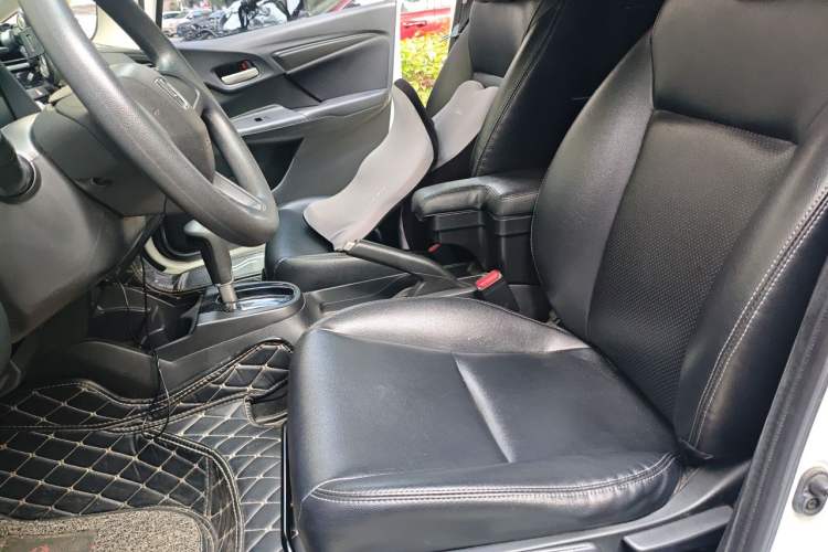 Used Honda Fit 2018 1.5L CVT Comfort Sunroof Version Left Front Seat