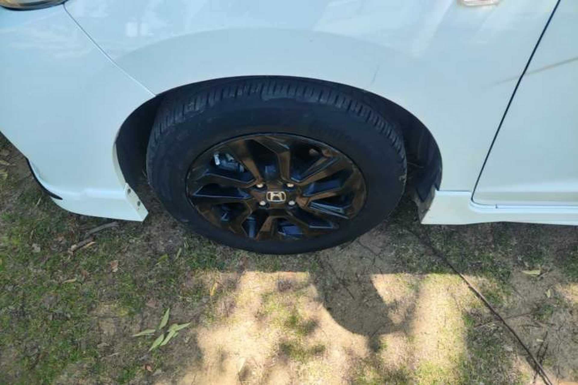 Used Honda Fit 2018 1.5L CVT Trendy Sports Edition Left Front Wheel Hub