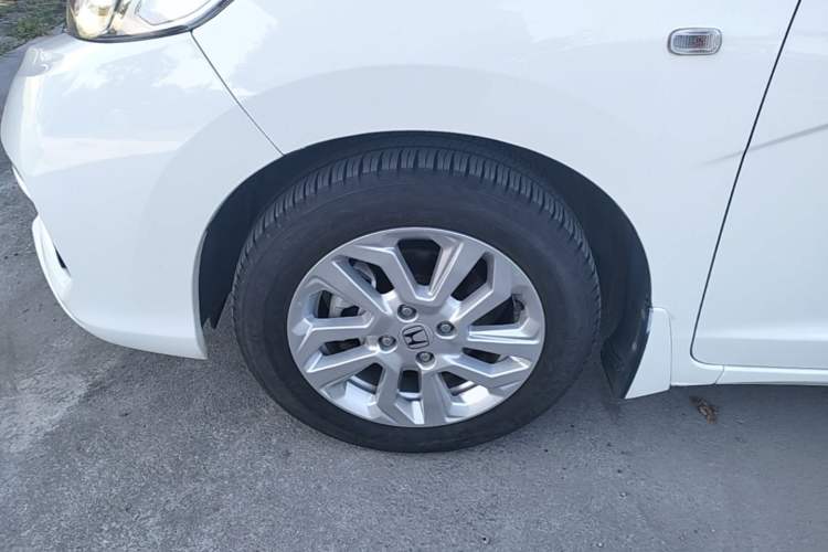 Used Honda Fit 2018 1.5L CVT Comfort Sunroof Version Left Front Wheel Hub