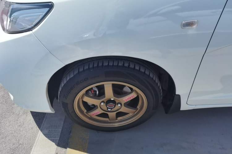 Used Honda Fit 2018 1.5L CVT Comfort Sunroof Version Left Front Wheel Hub