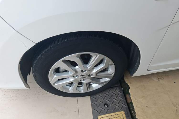 Used Honda Fit 2018 1.5L CVT Comfort Sunroof Version Left Front Wheel Hub