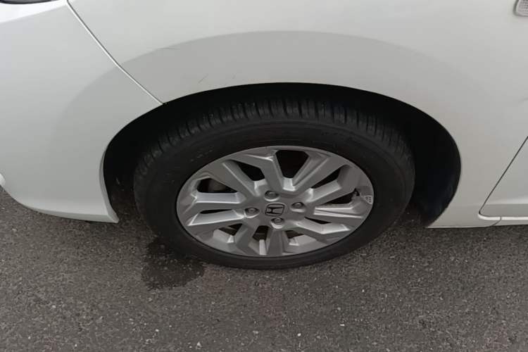 Used Honda Fit 2018 1.5L CVT Comfort Sunroof Version Left Front Wheel Hub